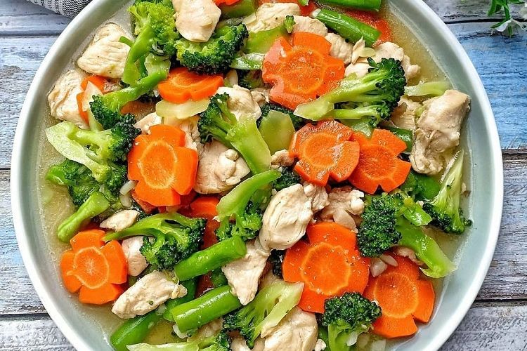 gambar dada ayam tumis sayur